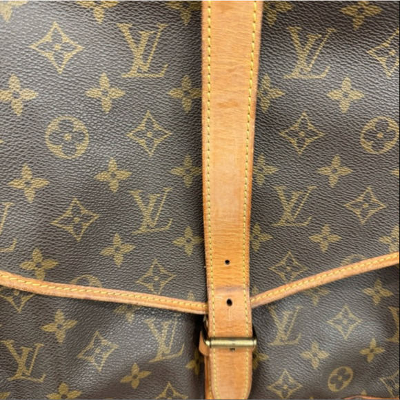 Louis Vuitton Brown Monogram Saumur 35 Crossbody - Picture 9 of 11